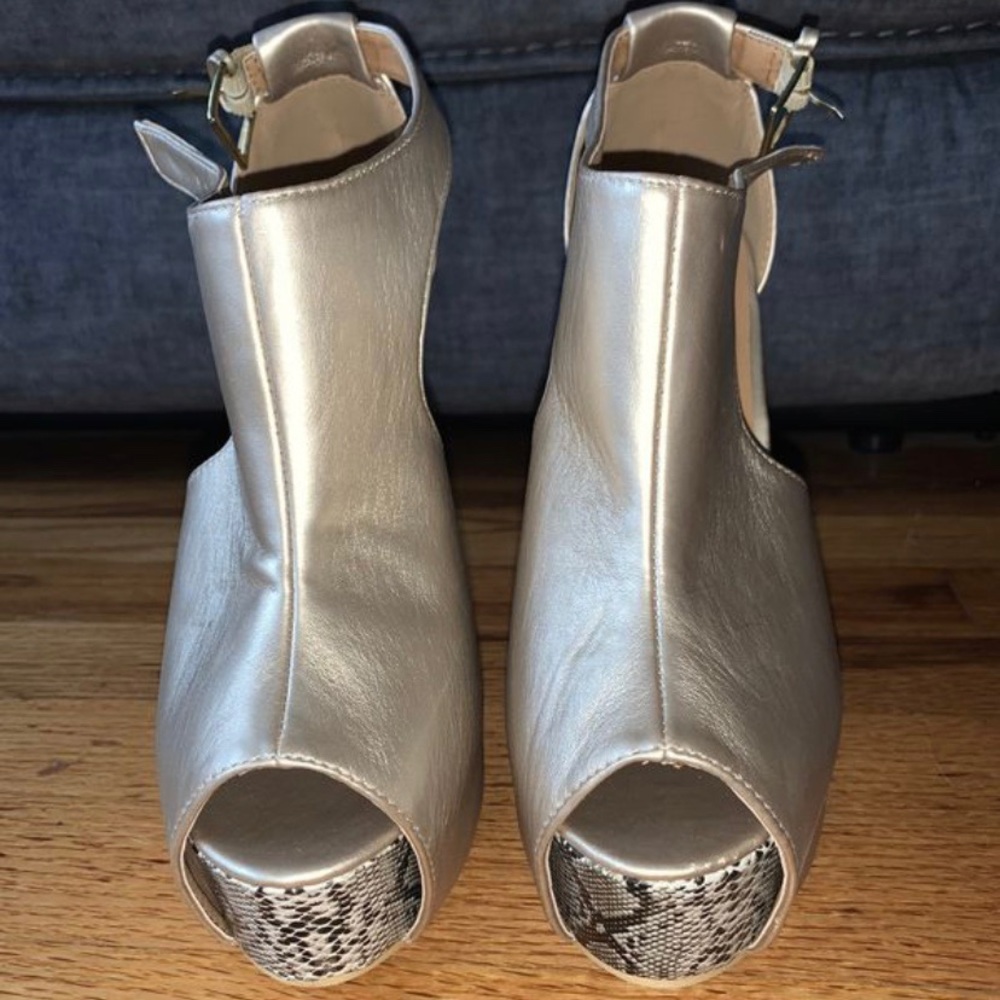 Gold & Snakeskin (faux) heels, size 7.5